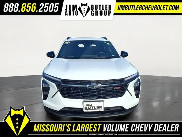 Used 2025 Summit White Chevrolet 2RS image 25
