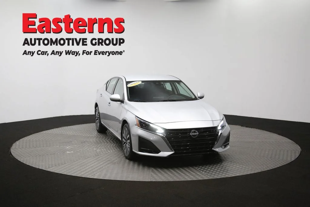 Used 2023 Silver Nissan 2.5 SV image 50