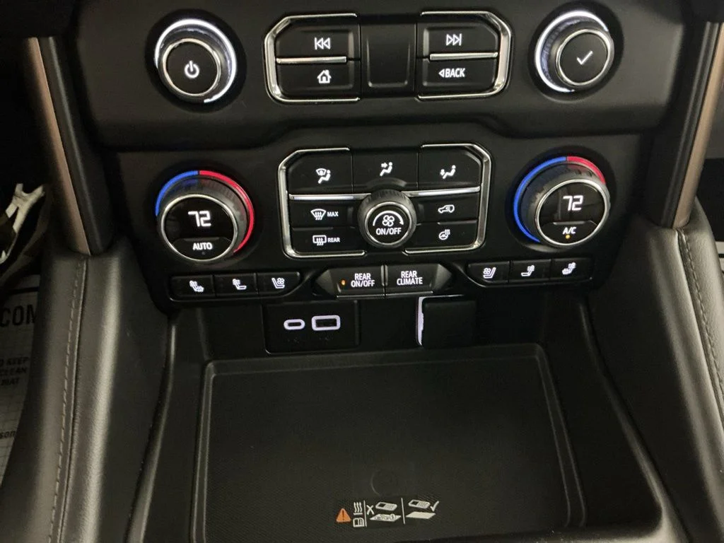 Used 2023 Black Chevrolet High Country image 32