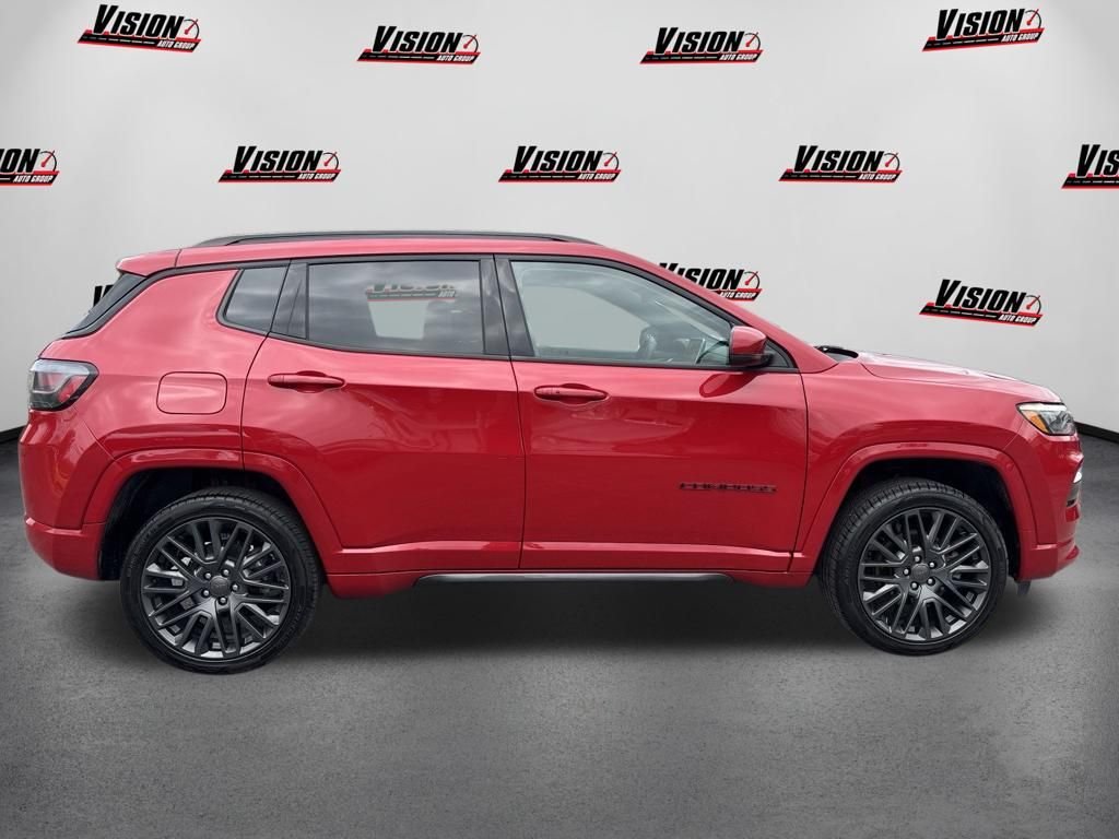 Used 2022 Red Jeep Limited image 4