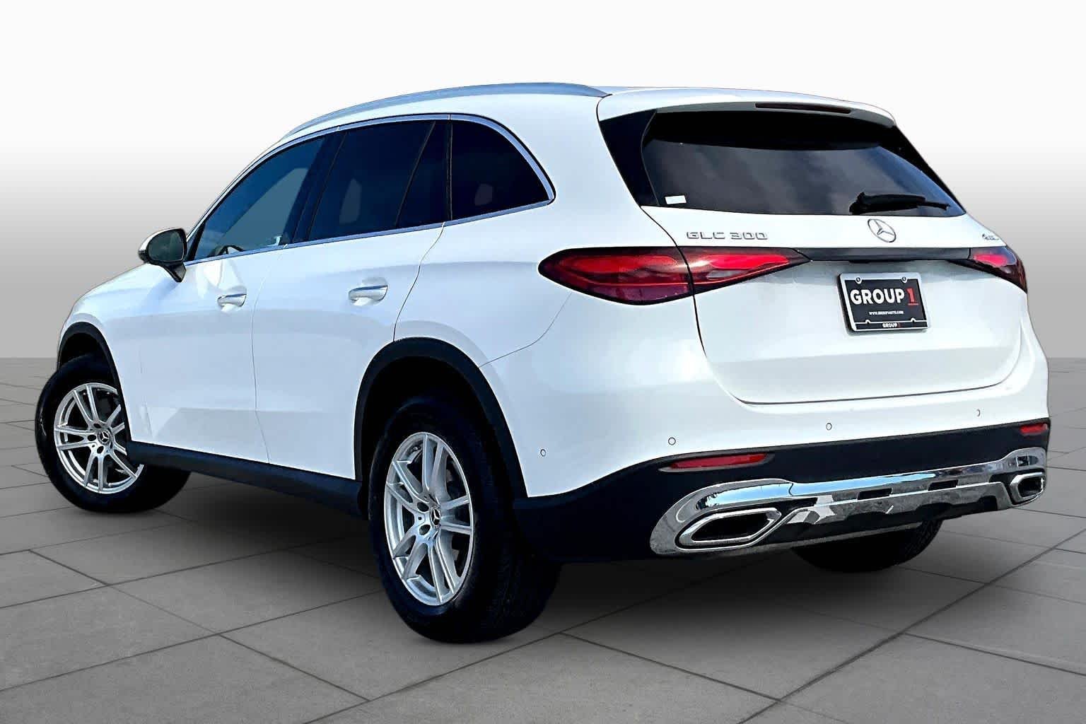 Used 2025 Polar White Mercedes-Benz GLC 300 image 12