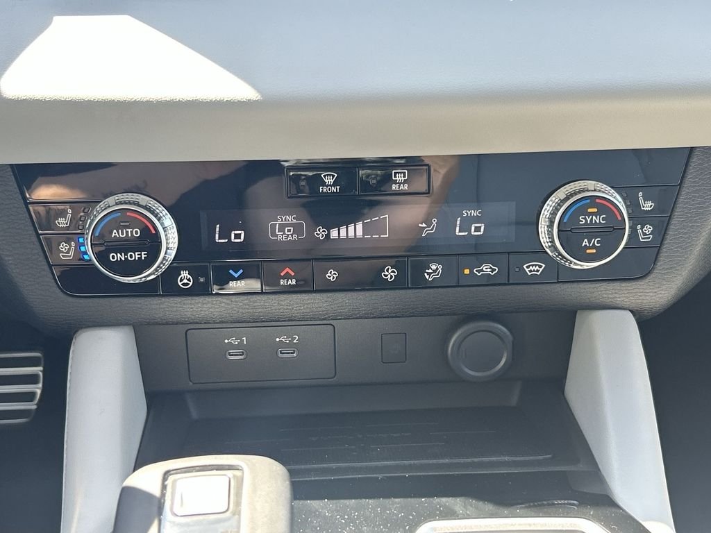 2026 Mitsubishi Outlander SEL - Photo 28