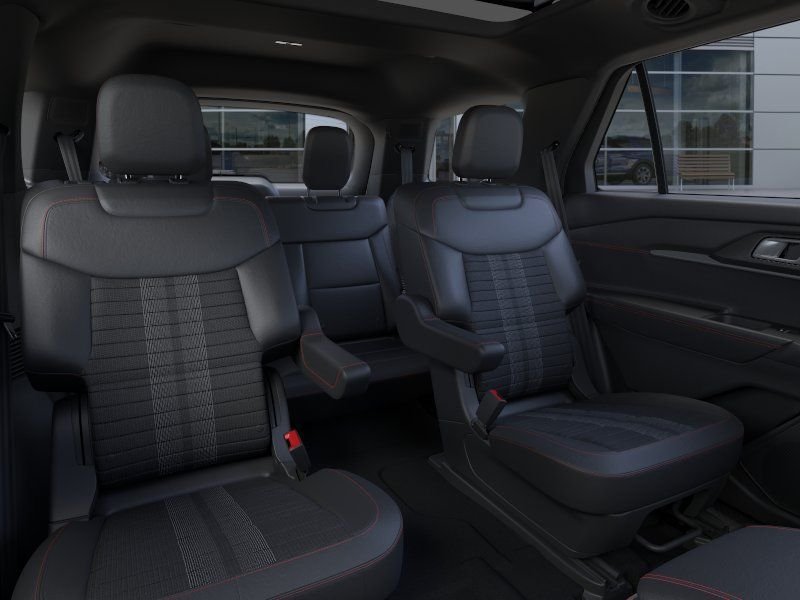 New 2026 Star White Metallic Tri-Coat Ford ST-Line image 11