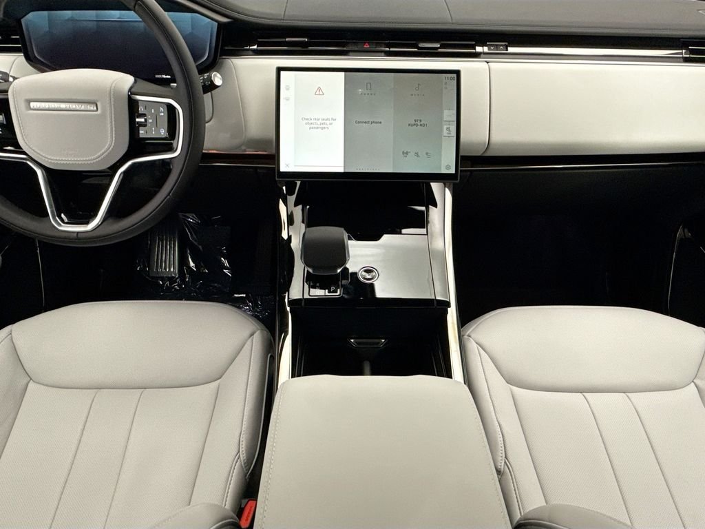 New 2026 Borasco Grey Land Rover SE image 13
