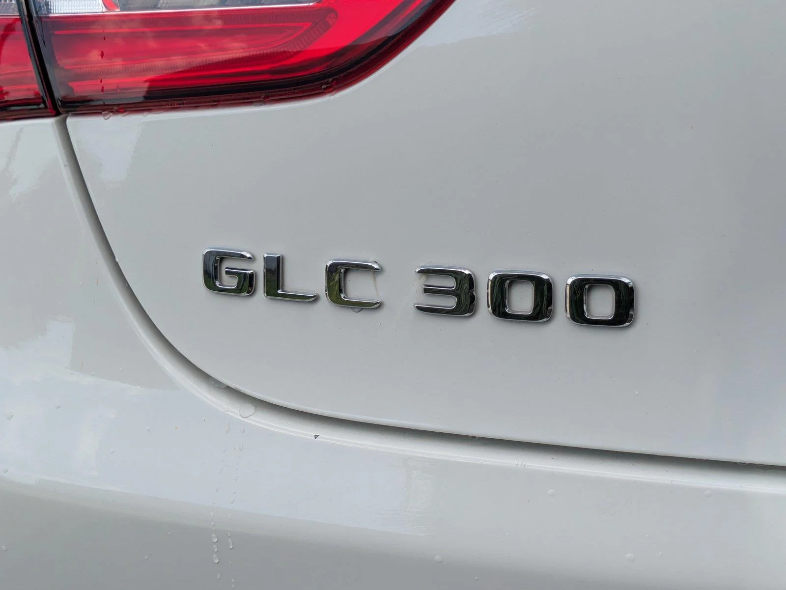 Used 2018 White Mercedes-Benz GLC 300 image 7