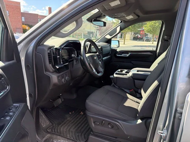 2024 Chevrolet Silverado 1500 LT - Photo 5