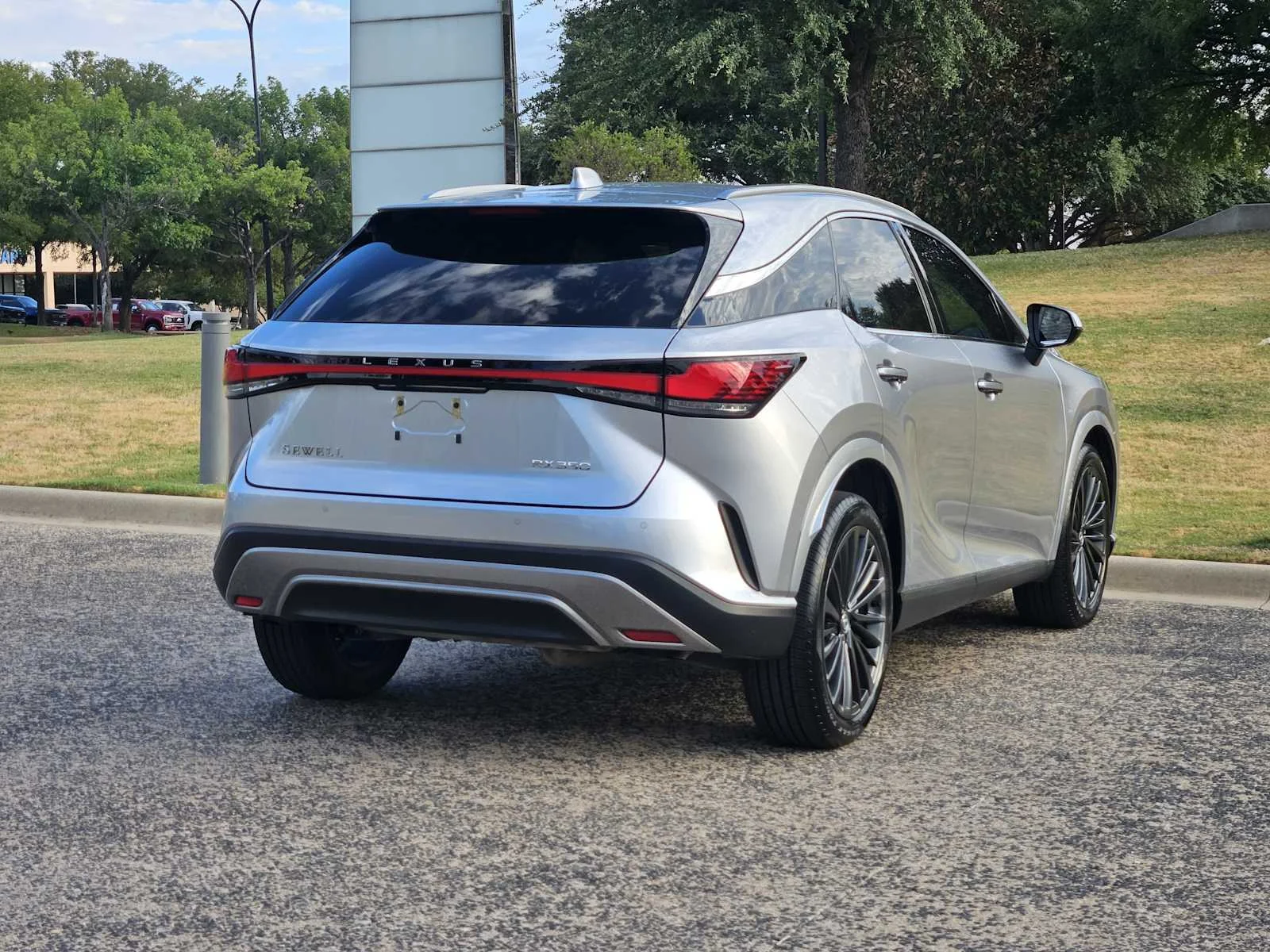 Certified Used 2025 IRIDIUM Lexus Premium image 4