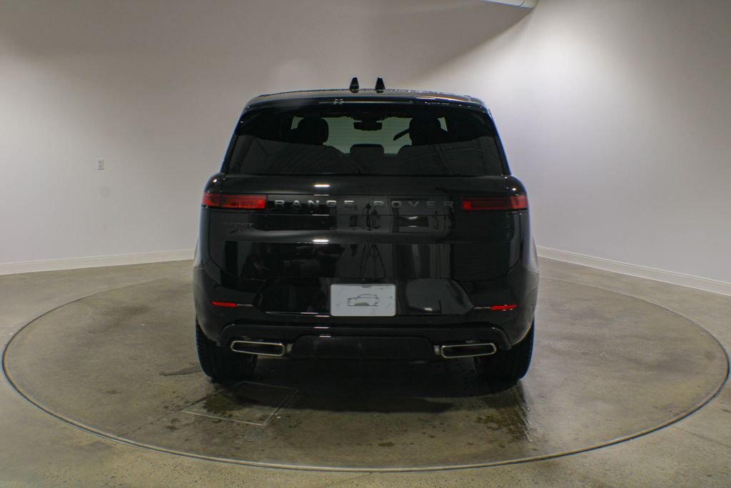 New 2026 Santorini Black Land Rover Dynamic SE image 5