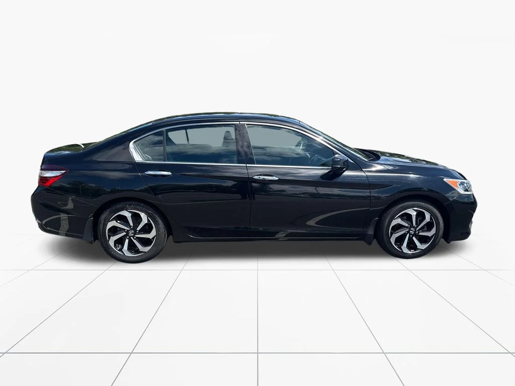 Used 2016 Crystal Black Pearl Honda EX-L image 9