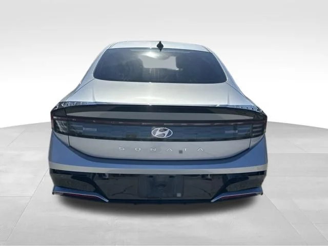 Used 2025 Silver Hyundai SEL image 12