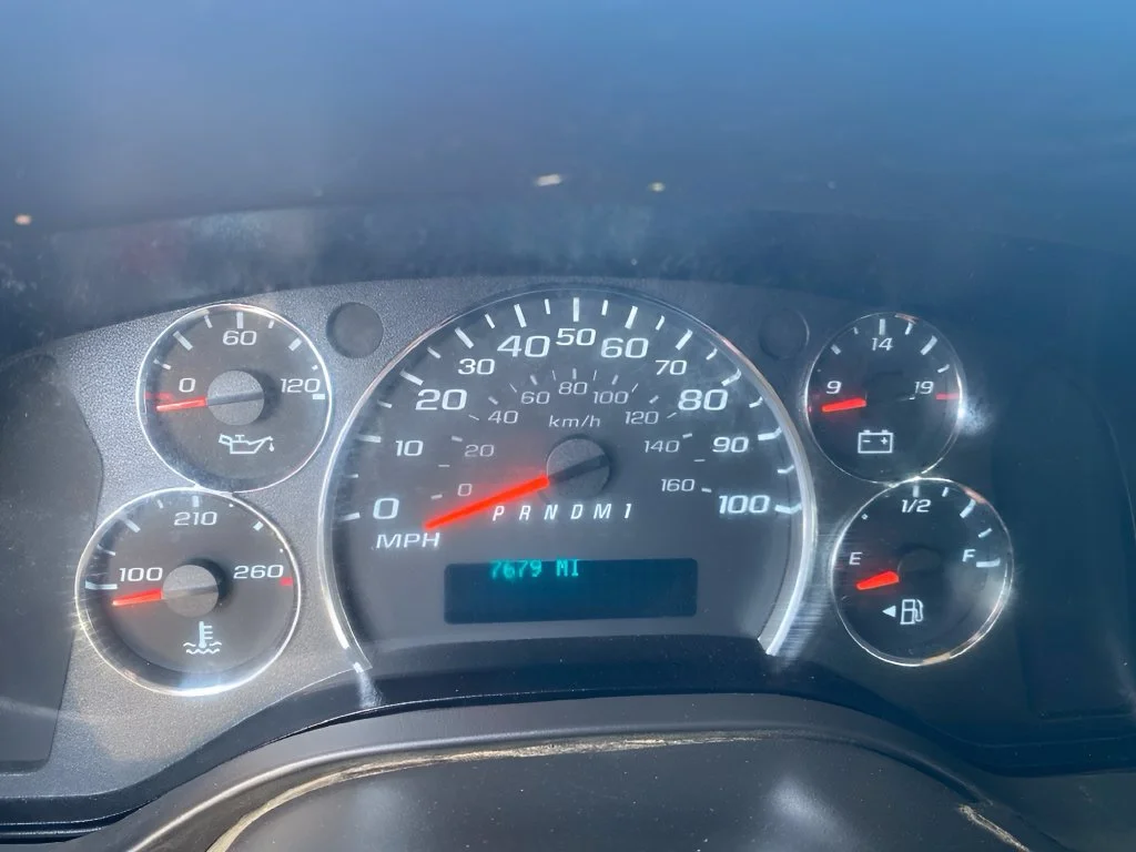 Used 2025 Summit White Chevrolet 1LS image 13