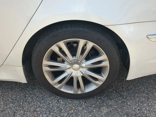 Used 2013 White Hyundai 3.8 image 13