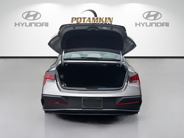 Used 2024 Silver Hyundai SE image 24