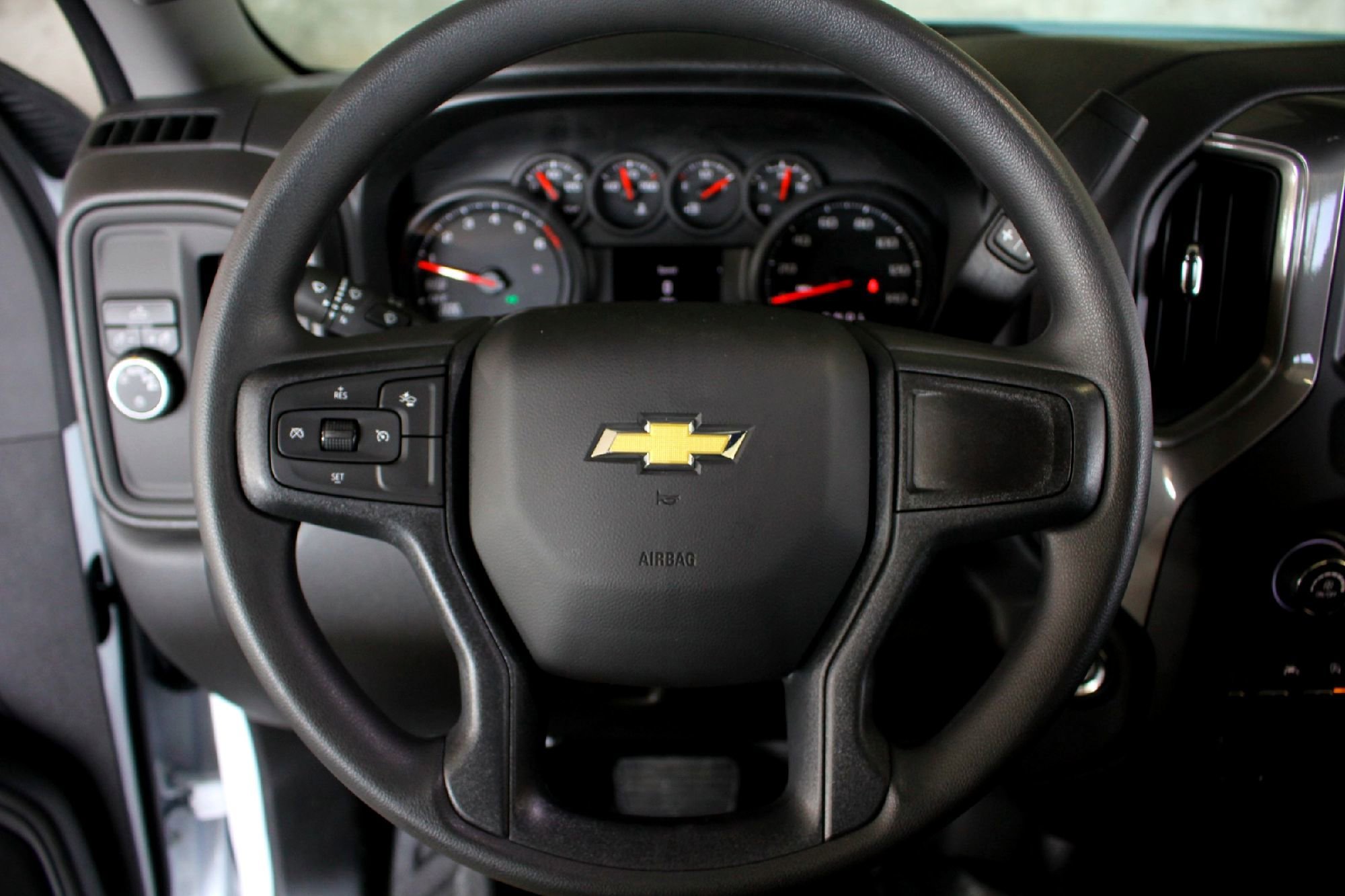 New 2026 Summit White Chevrolet WT image 13