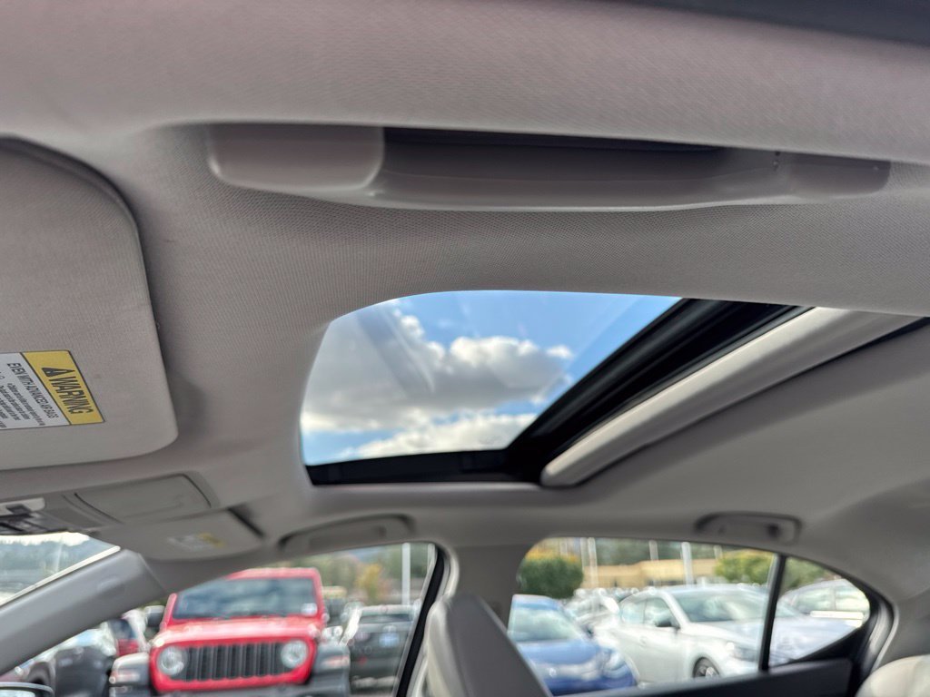 Used 2015 Silver Acura V6 Tech image 5