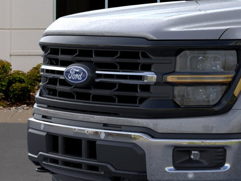New 2026 Carbonized Gray Metallic Ford XLT image 17