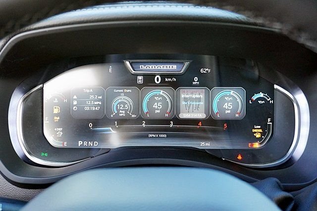 New 2026 Diamond Black Crystal Pearl-Coat Exterior Paint RAM Laramie Night Edition image 34