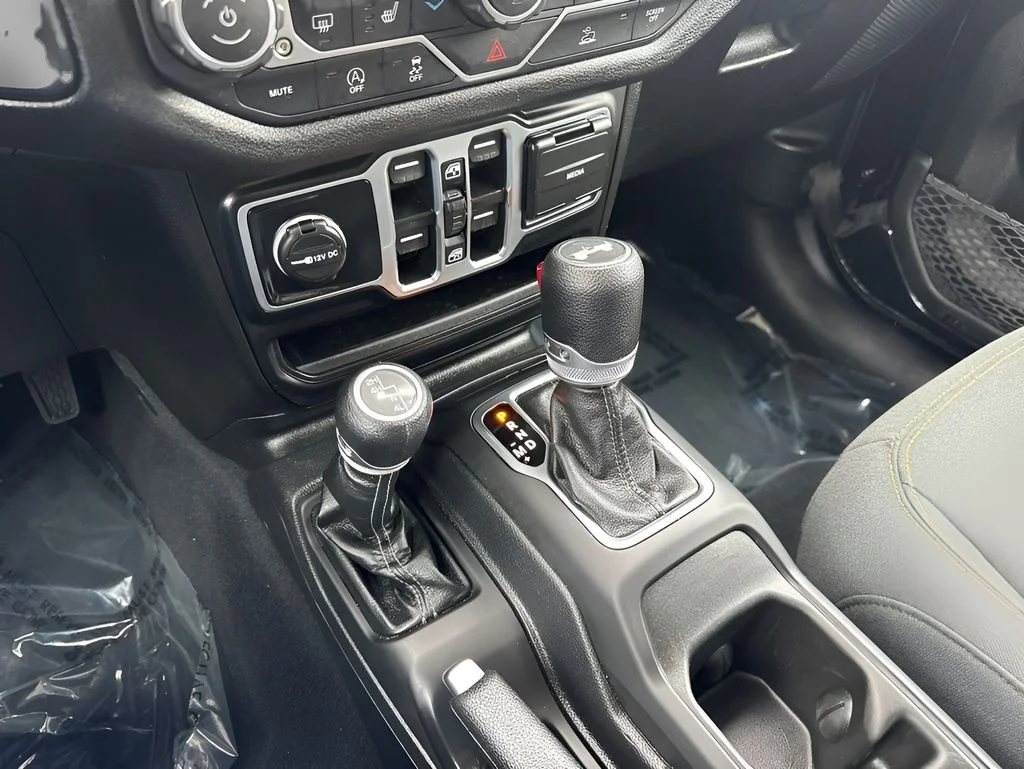 Used 2025 Black Jeep Sport S image 17