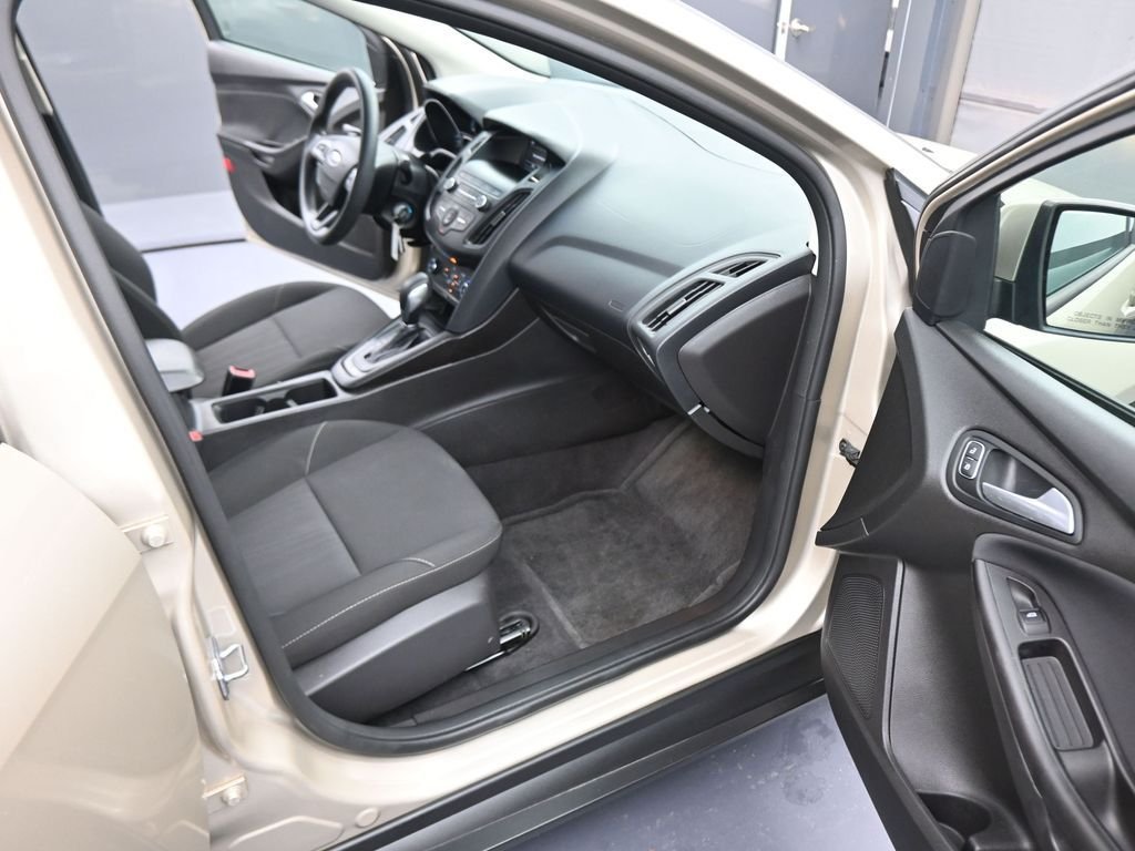 Used 2018 Gold Ford SE image 44