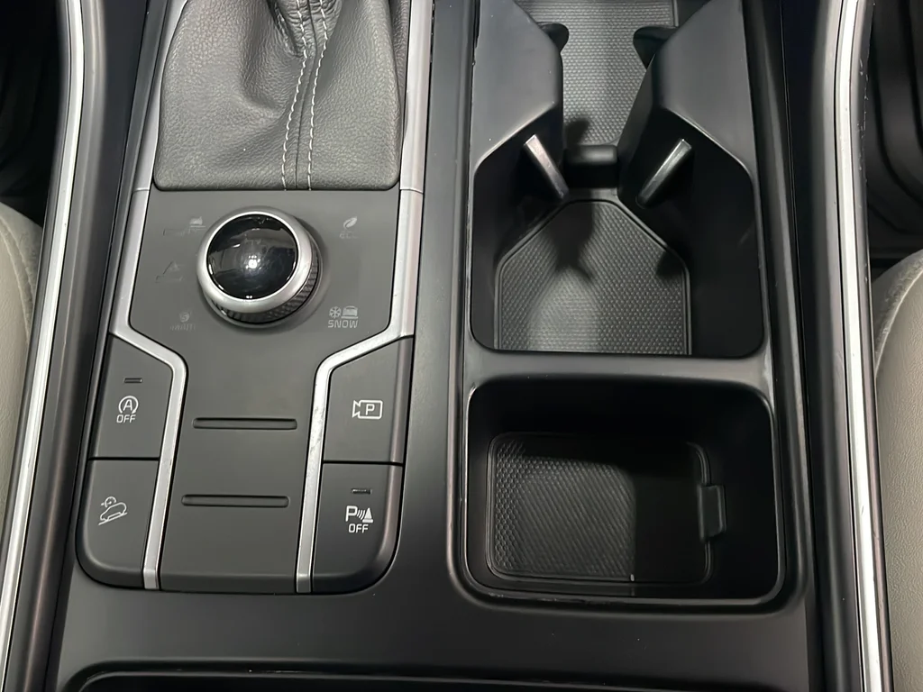 Used 2022 White Kia S X-LINE image 30