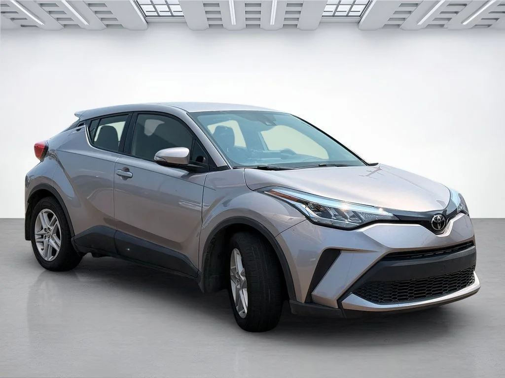 Used 2020 Silver Knockout Metallic Toyota LE image 3