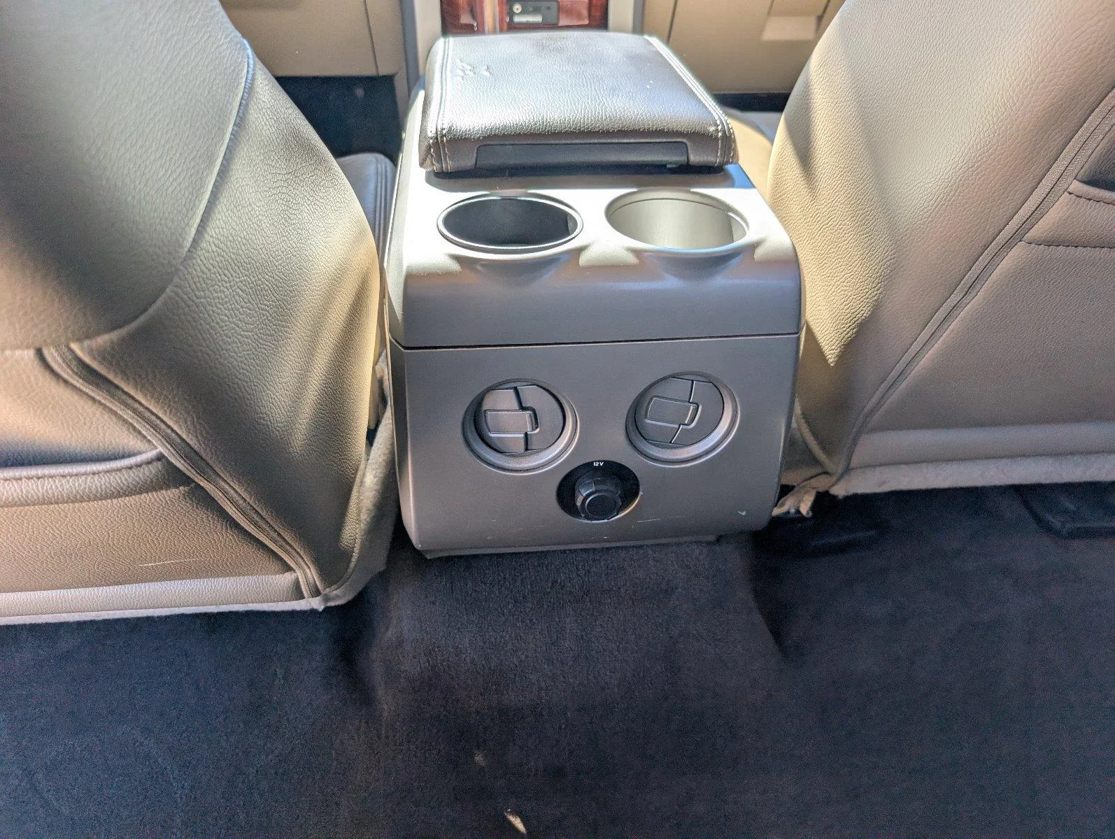 Used 2009  Ford XL image 24