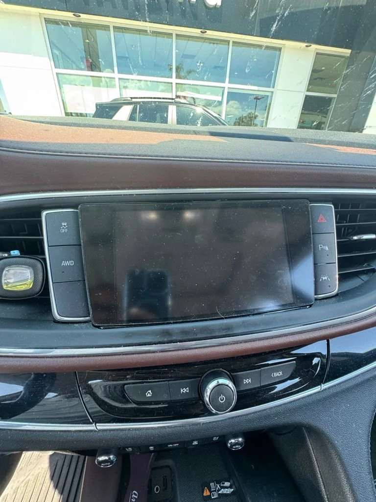 Used 2019 Includes Spectra Gray lower exterior accent color.) Buick Avenir image 10