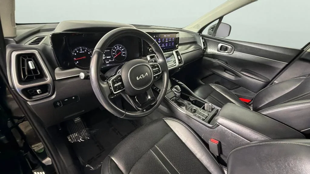 Used 2023 Black Kia S image 18