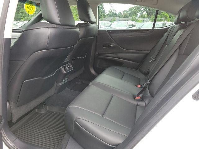 Used 2021 White Lexus 350 image 18