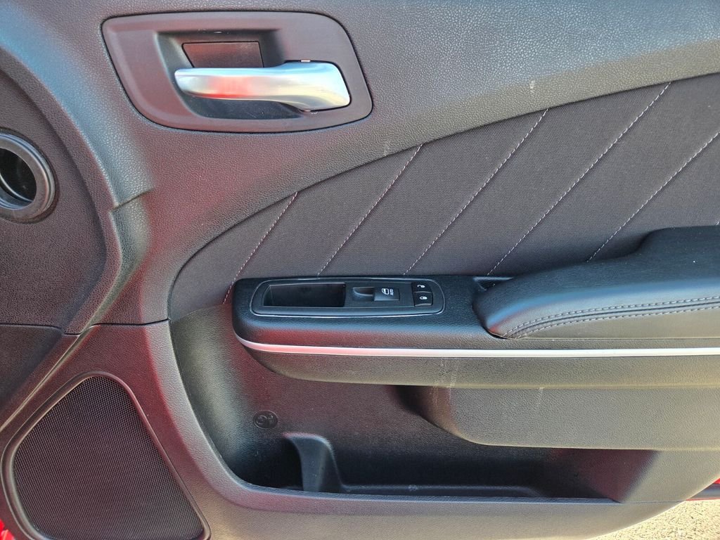 Used 2023 Red Dodge SXT image 21