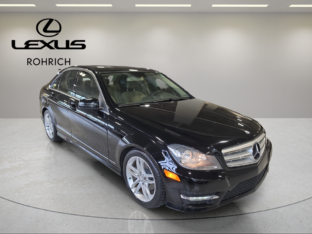 Used 2012  Mercedes-Benz C 300 image 4