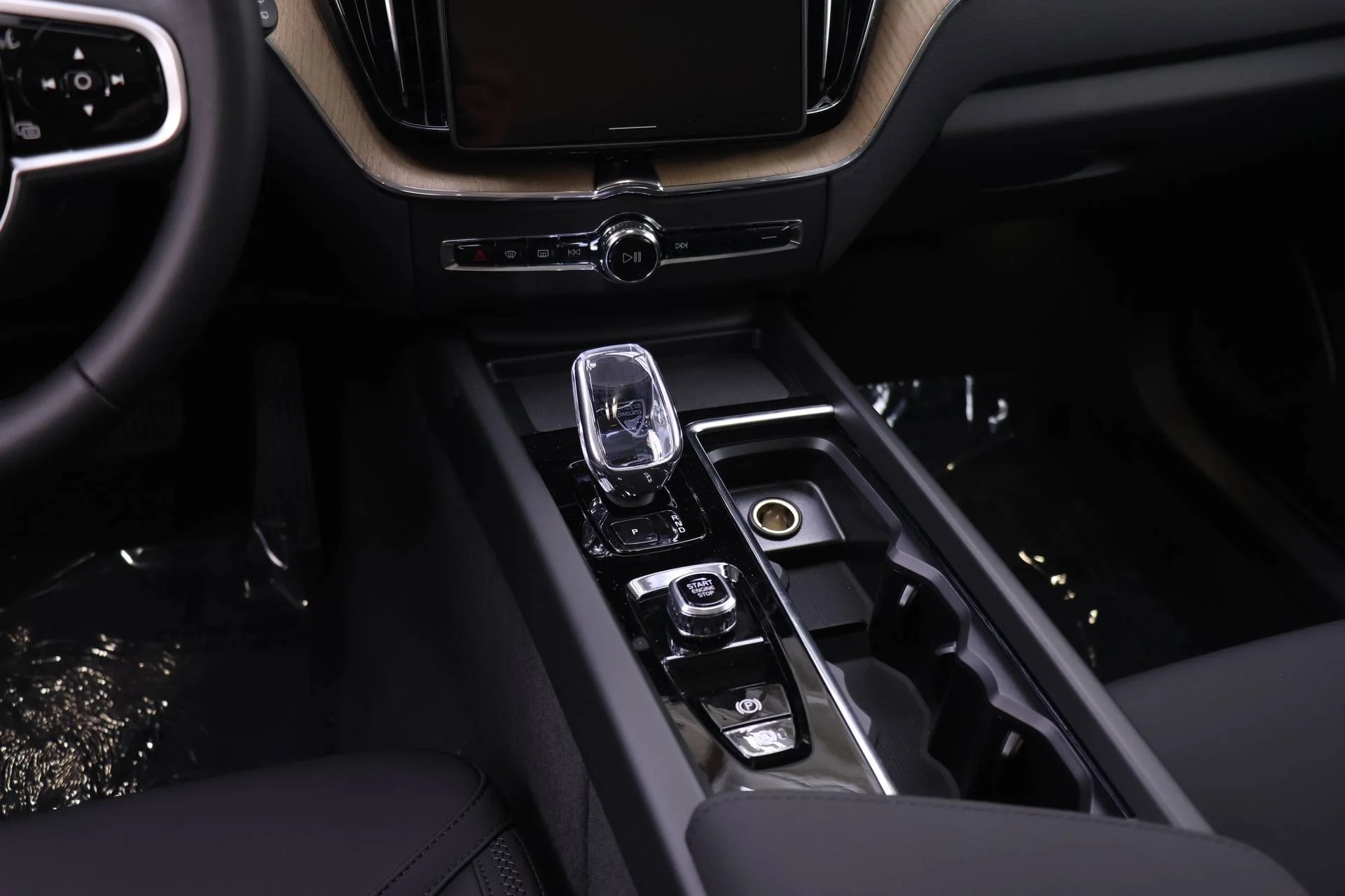 New 2026 Gray Volvo T8 Plus image 14