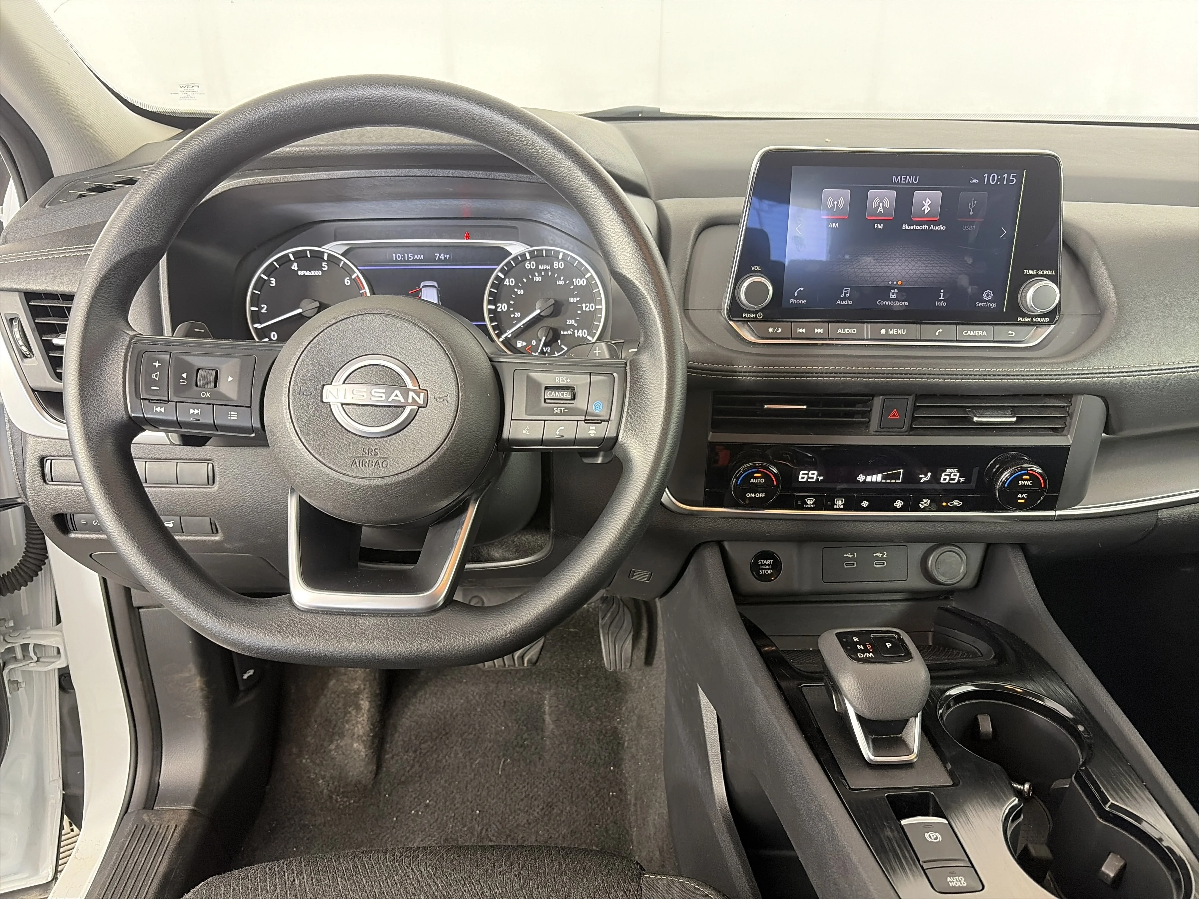 Used 2024 Everest White Pearl Nissan SV image 3