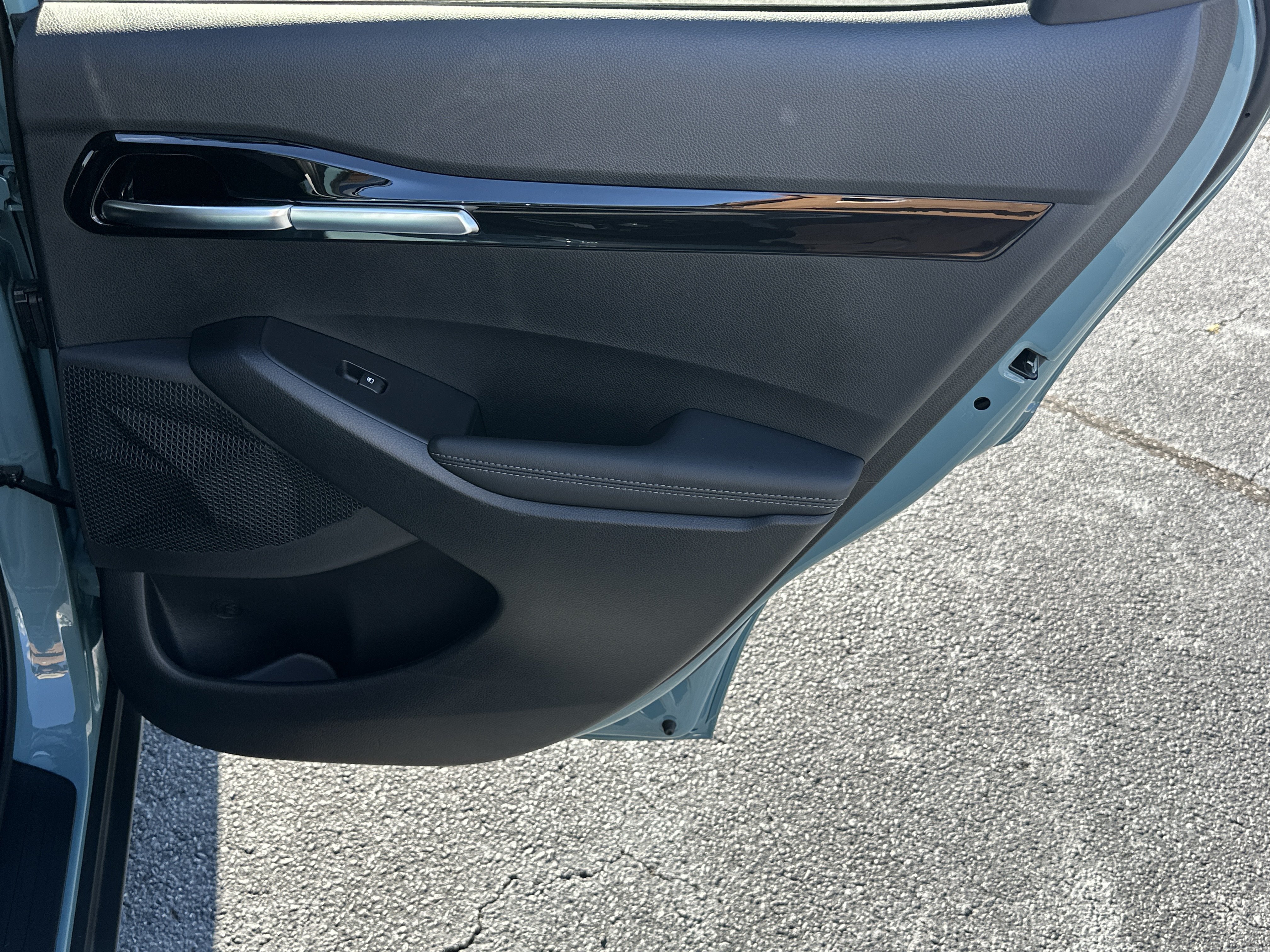Used 2024 Pluton Blue/Black Roof Kia SX image 17