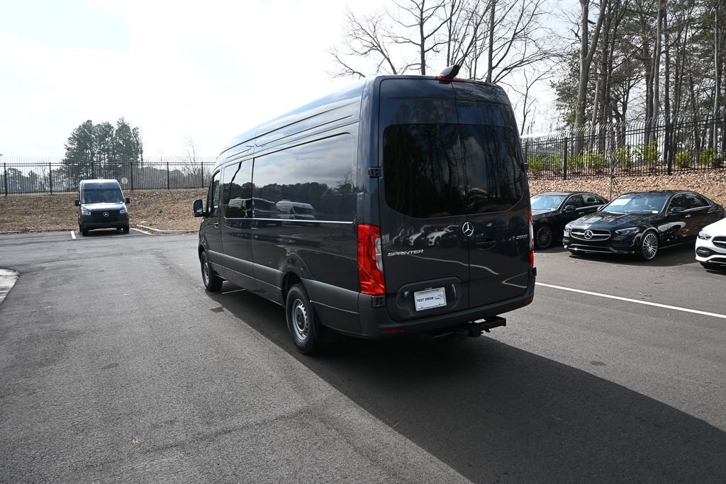 New 2026 Tenorite Gray Metallic Mercedes-Benz Crew 170 WB image 4