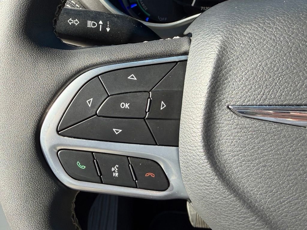 Used 2023 Silver Chrysler Touring L image 29