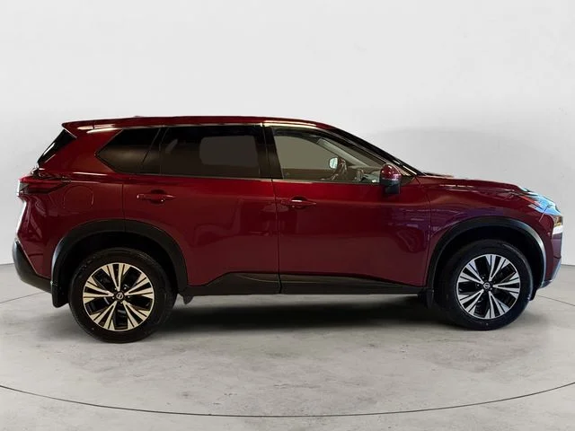Used 2021 Red Nissan SV image 7