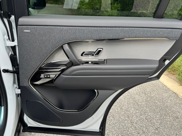 New 2026 Fuji White Land Rover SE image 15