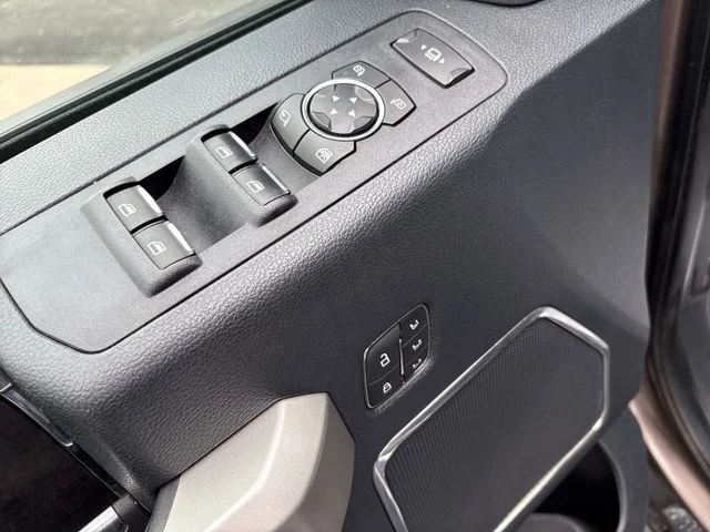 Used 2022 Stone Gray Metallic Ford Lariat image 18