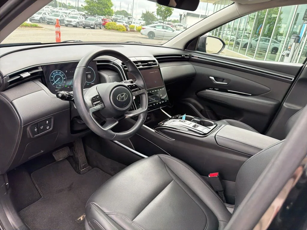 Used 2023 Black Hyundai SEL Convenience image 16