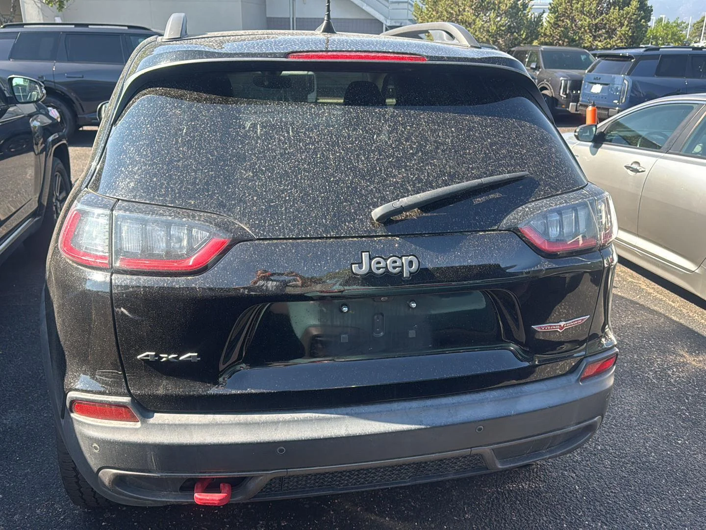 Used 2020 Diamond Black Crystal Pearlcoat Jeep Trailhawk image 5