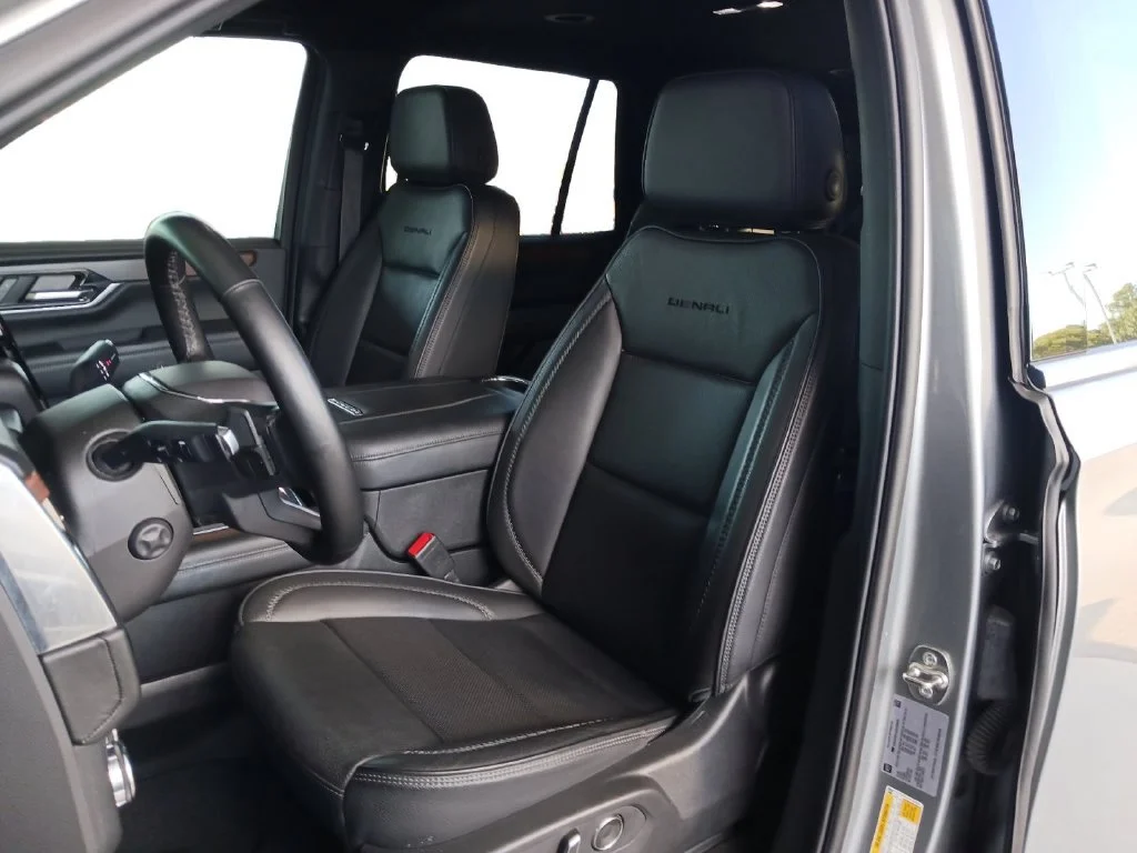 Used 2025 Sterling Metallic GMC Denali image 27