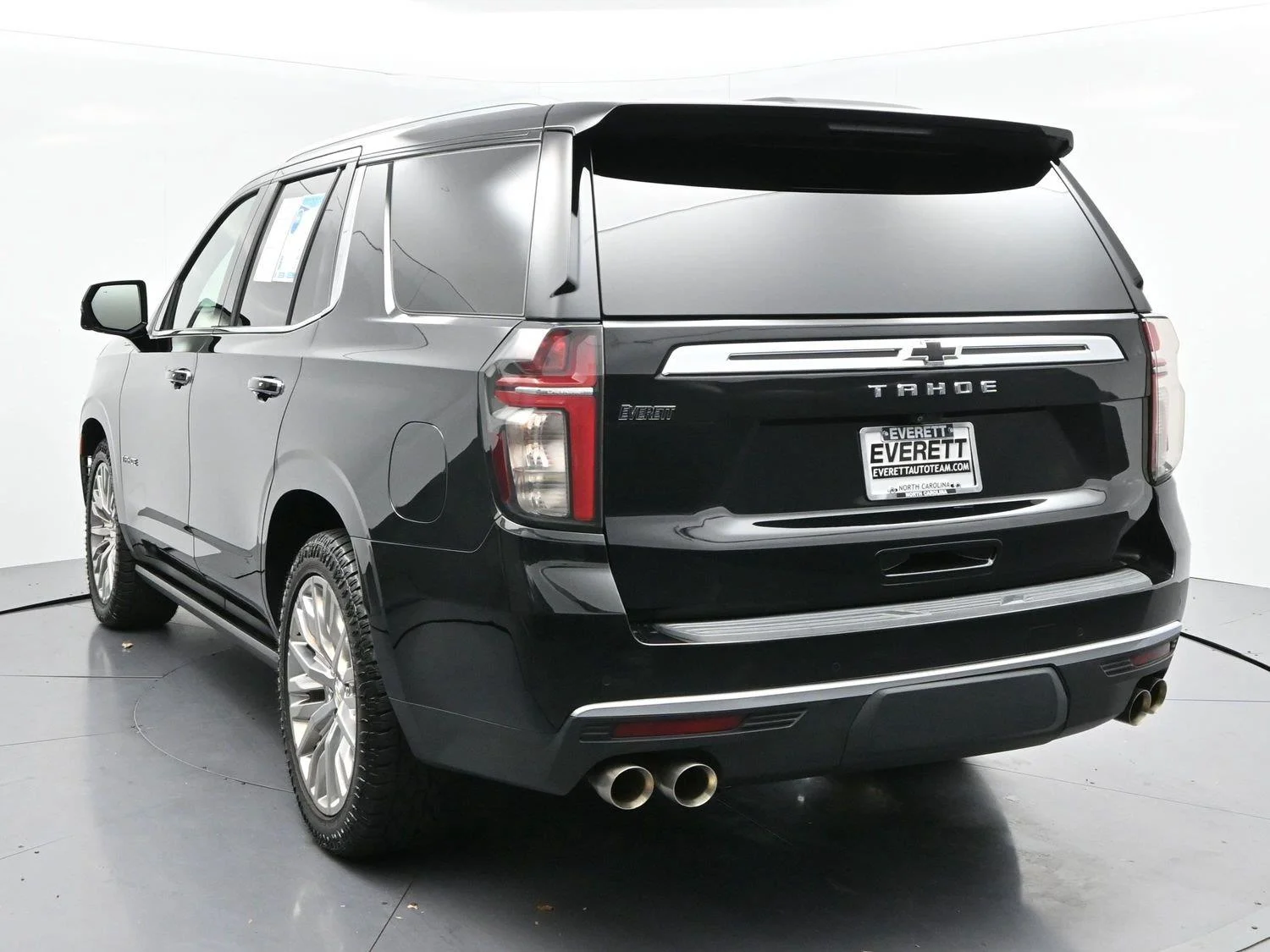 Used 2022 Black Chevrolet High Country image 5