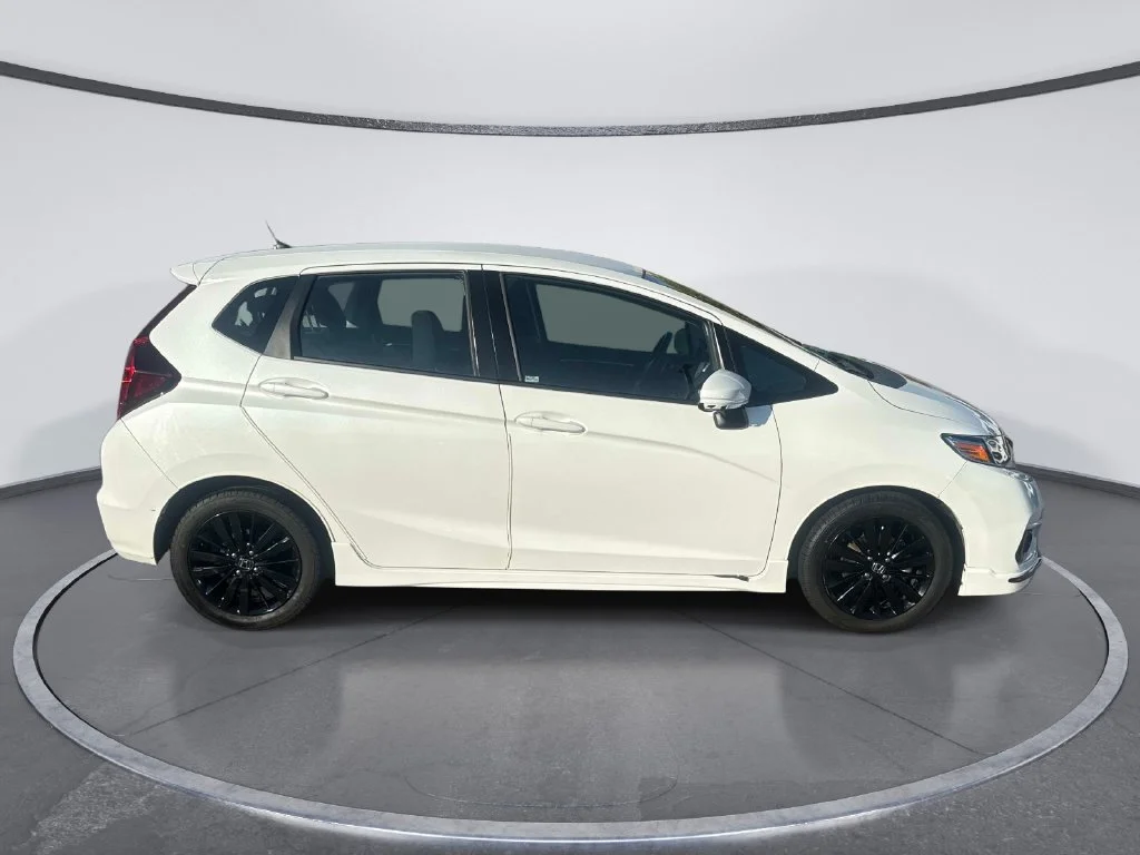 Used 2018  Honda Sport image 7