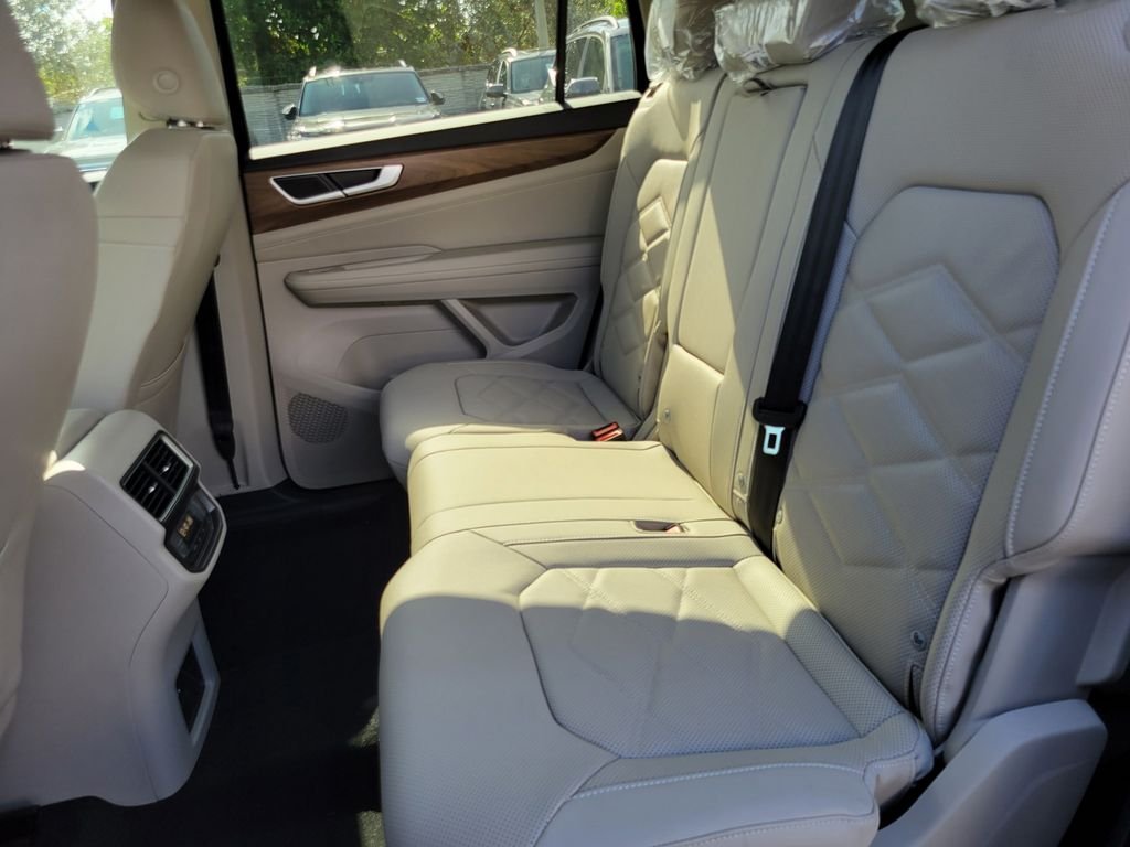 New 2026 Black Volkswagen 2.0T SE image 7