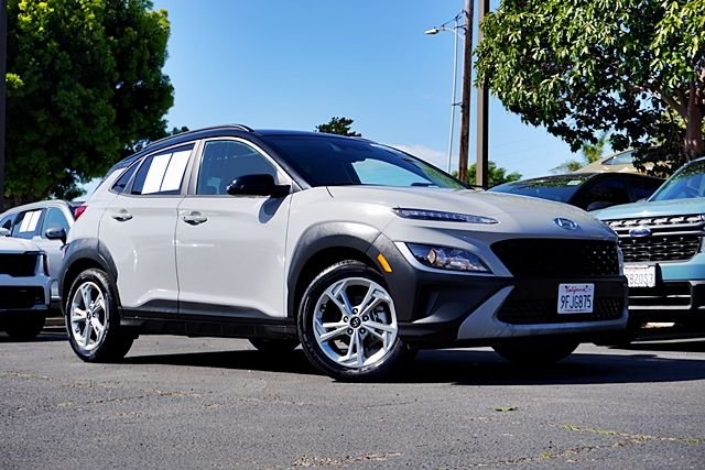 Used 2023 Silver Hyundai SEL image 1