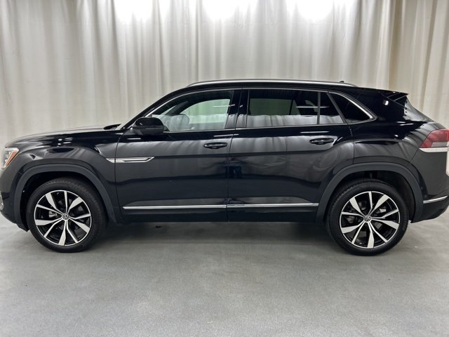 2025 Volkswagen Atlas Cross Sport SEL Premium R-Line photo 3