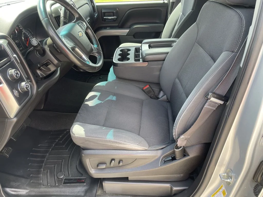 Used 2014 Silver Ice Metallic Chevrolet LT image 14