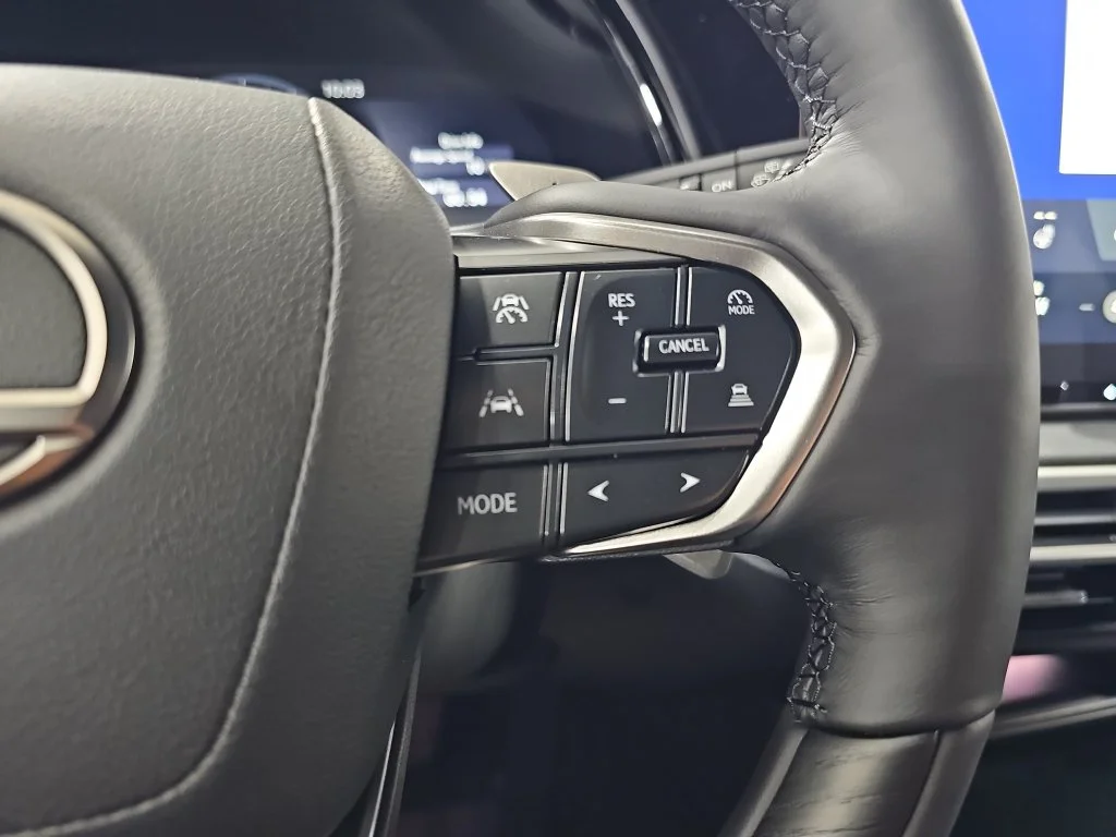 New 2026 Iridium Lexus PREMIUM PLUS image 17