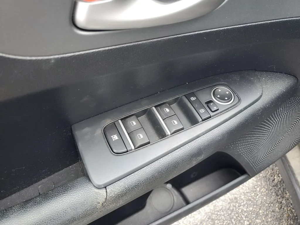 Used 2019 Black Kia LXS image 28